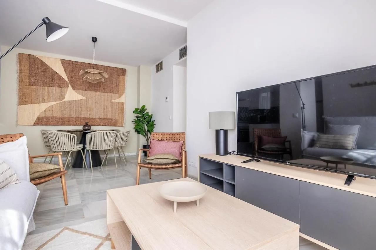 Amplisimo Apartamento De Diseno Nuevo En El Corazon De Triana, Parking Included Sevilla