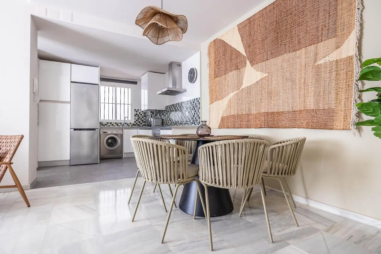 Amplisimo Apartamento De Diseno Nuevo En El Corazon De Triana, Parking Included Sevilla 0*,