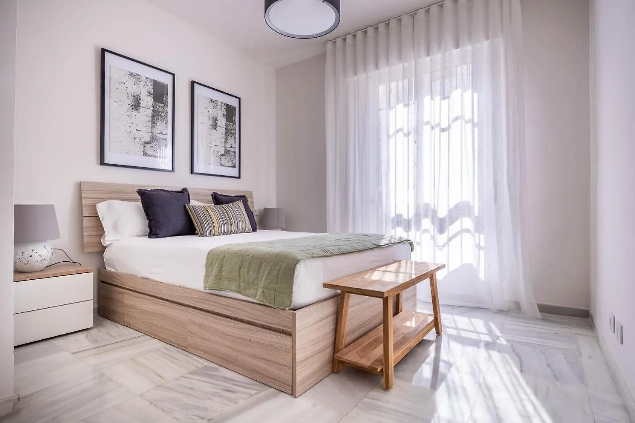Amplisimo Apartamento De Diseno Nuevo En El Corazon De Triana, Parking Included Sevilla
