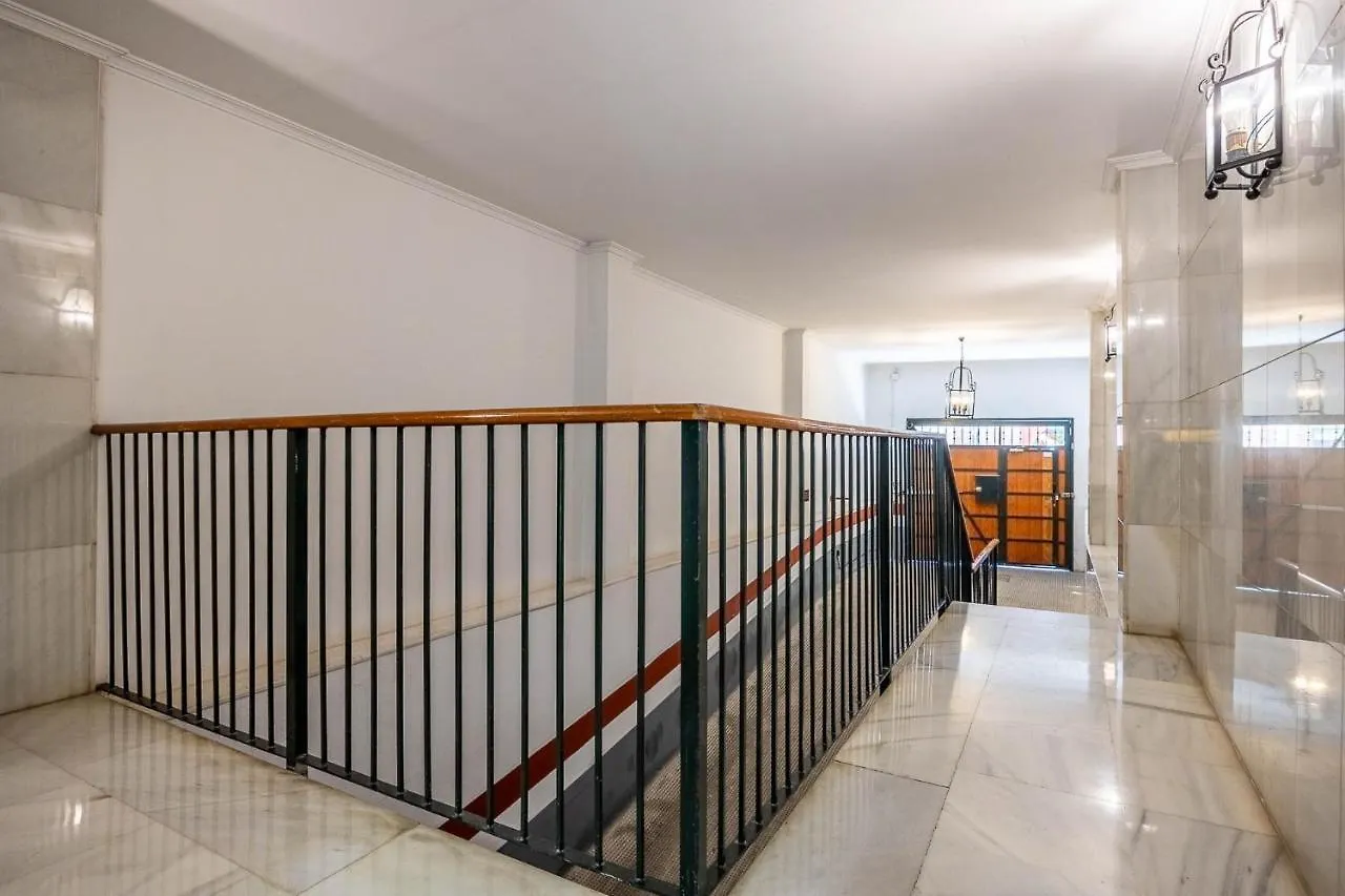 Amplisimo Apartamento De Diseno Nuevo En El Corazon De Triana, Parking Included Sevilla