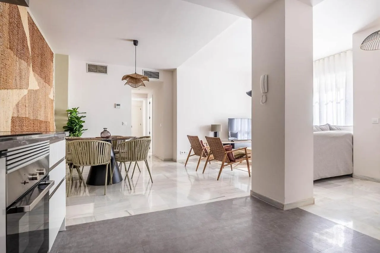 Amplisimo Apartamento De Diseno Nuevo En El Corazon De Triana, Parking Included Sevilla