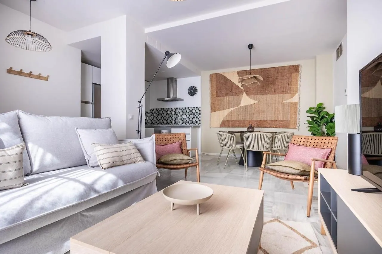 Amplisimo Apartamento De Diseno Nuevo En El Corazon De Triana, Parking Included Sevilla España