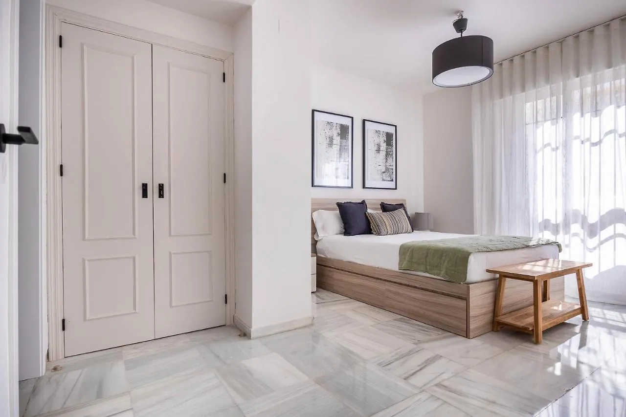 Amplisimo Apartamento De Diseno Nuevo En El Corazon De Triana, Parking Included Sevilla 0*,