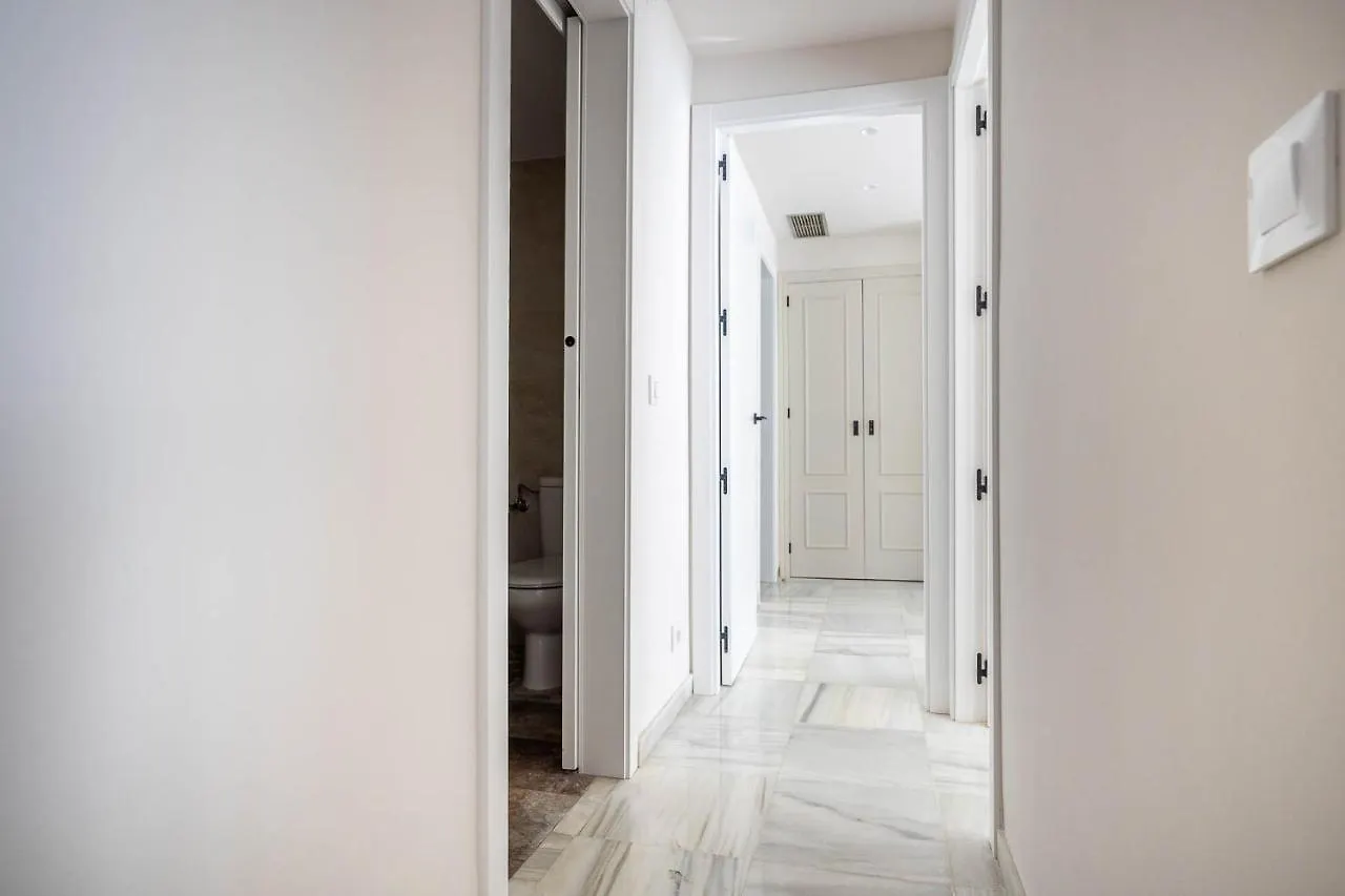 Amplisimo Apartamento De Diseno Nuevo En El Corazon De Triana, Parking Included Sevilla