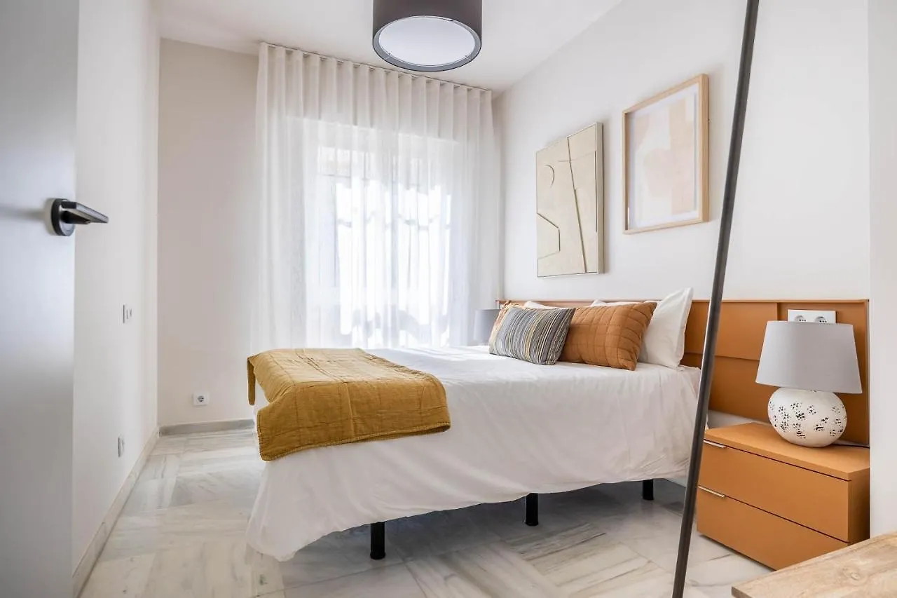 Amplisimo Apartamento De Diseno Nuevo En El Corazon De Triana, Parking Included Sevilla España