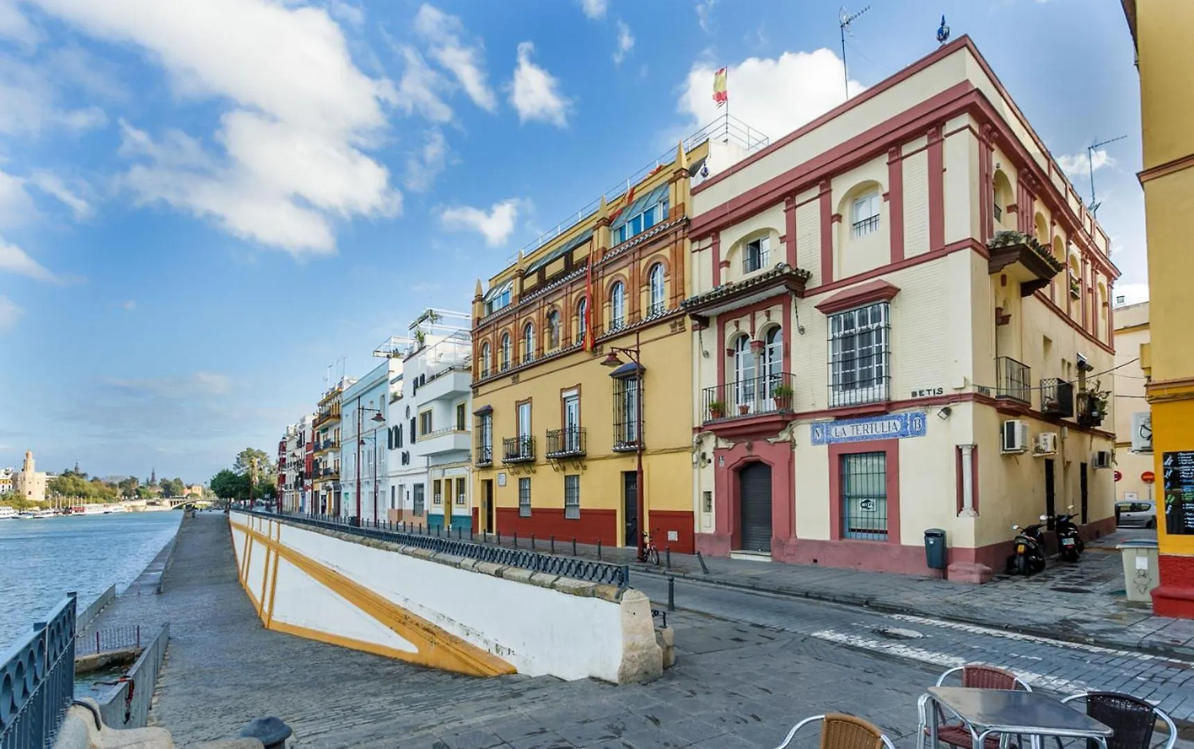 Amplisimo Apartamento De Diseno Nuevo En El Corazon De Triana, Parking Included Sevilla