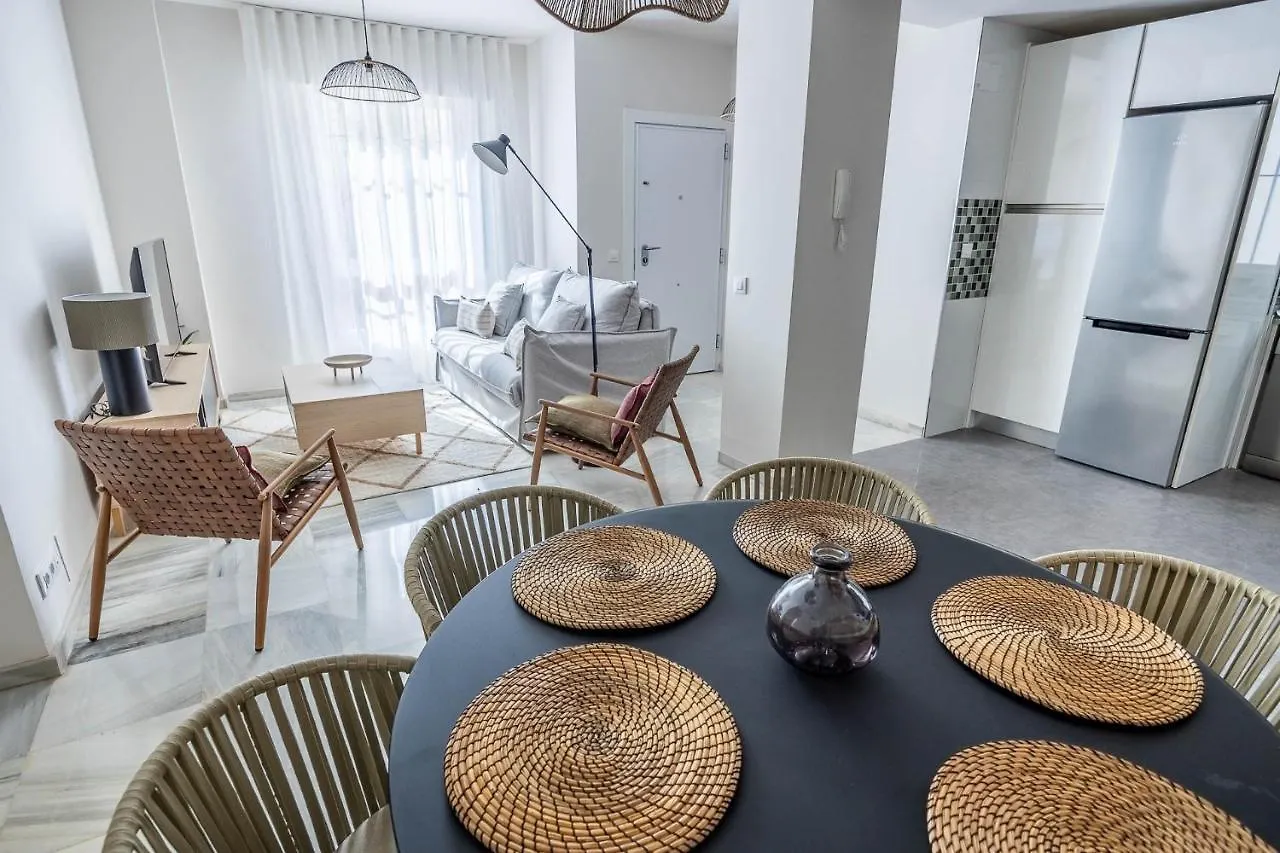Amplisimo Apartamento De Diseno Nuevo En El Corazon De Triana, Parking Included Seville